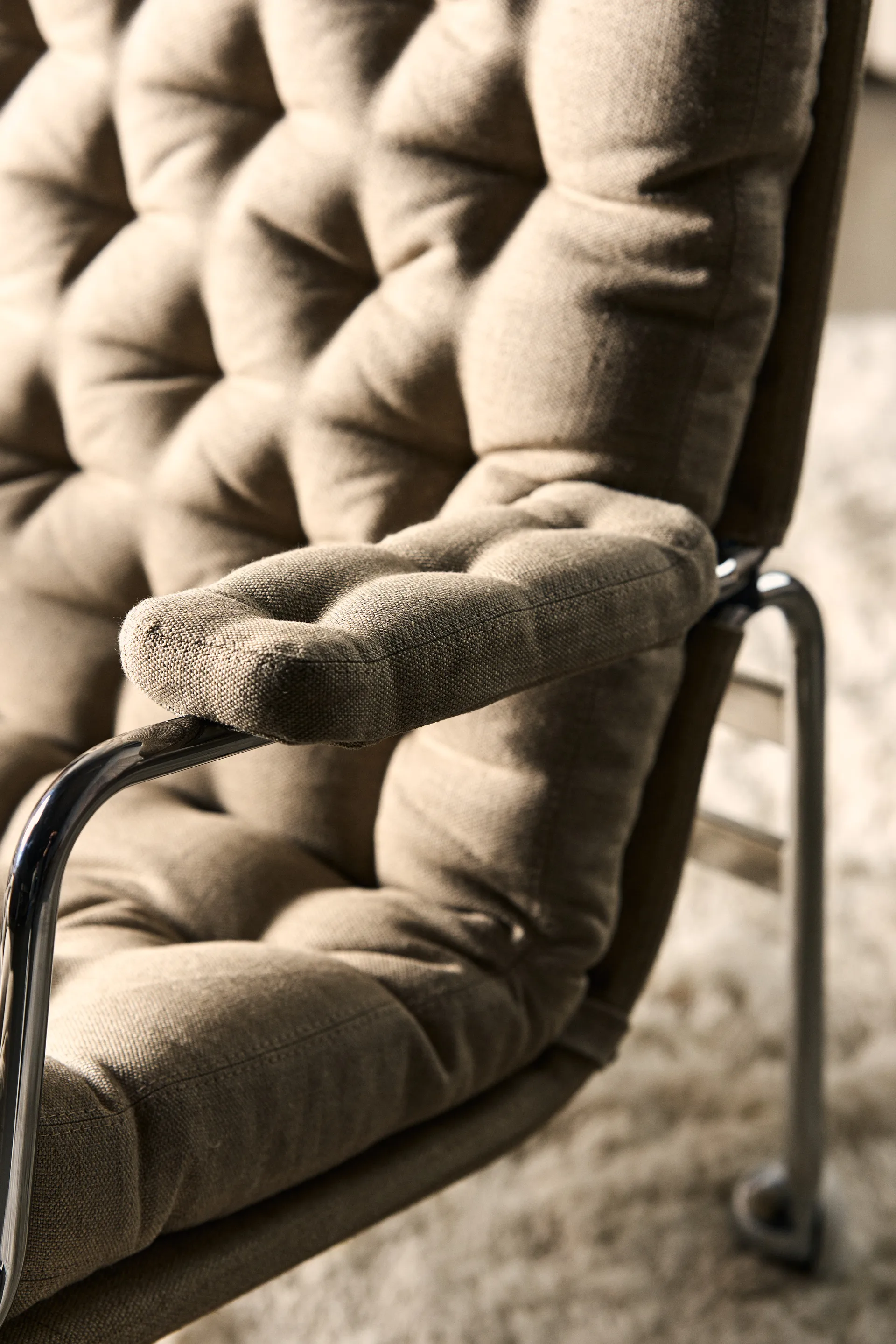 Karin 73 fåtölj, flax 21 Dux