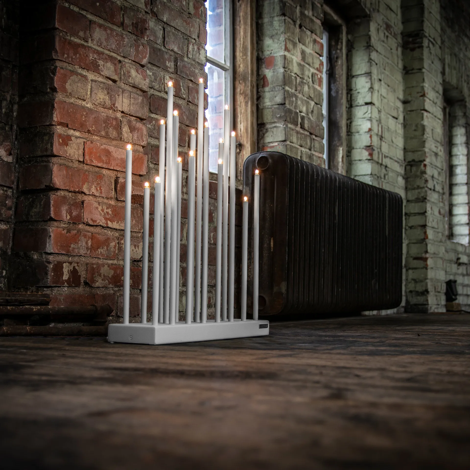 Elflugan Grande elljusstake, Ljusgrå Elflugan