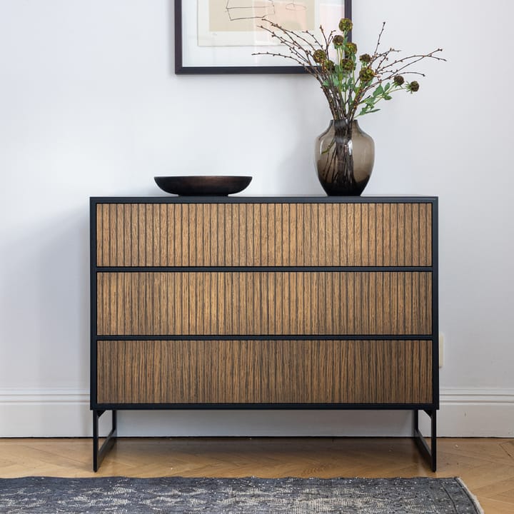 Line byrå, walnut/black, 3 lådor, sockel Englesson