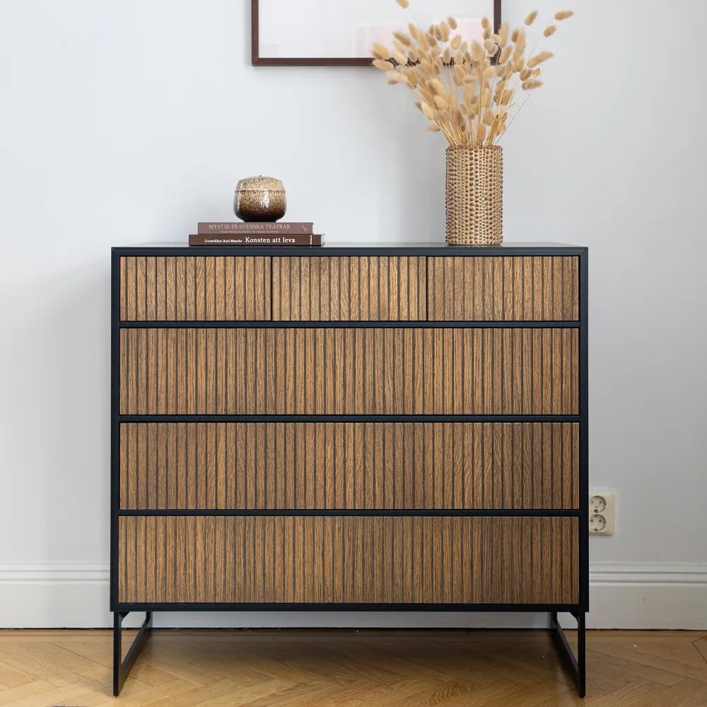 Line Hög byrå, Walnut/black-3+3 lådor-sockel Englesson