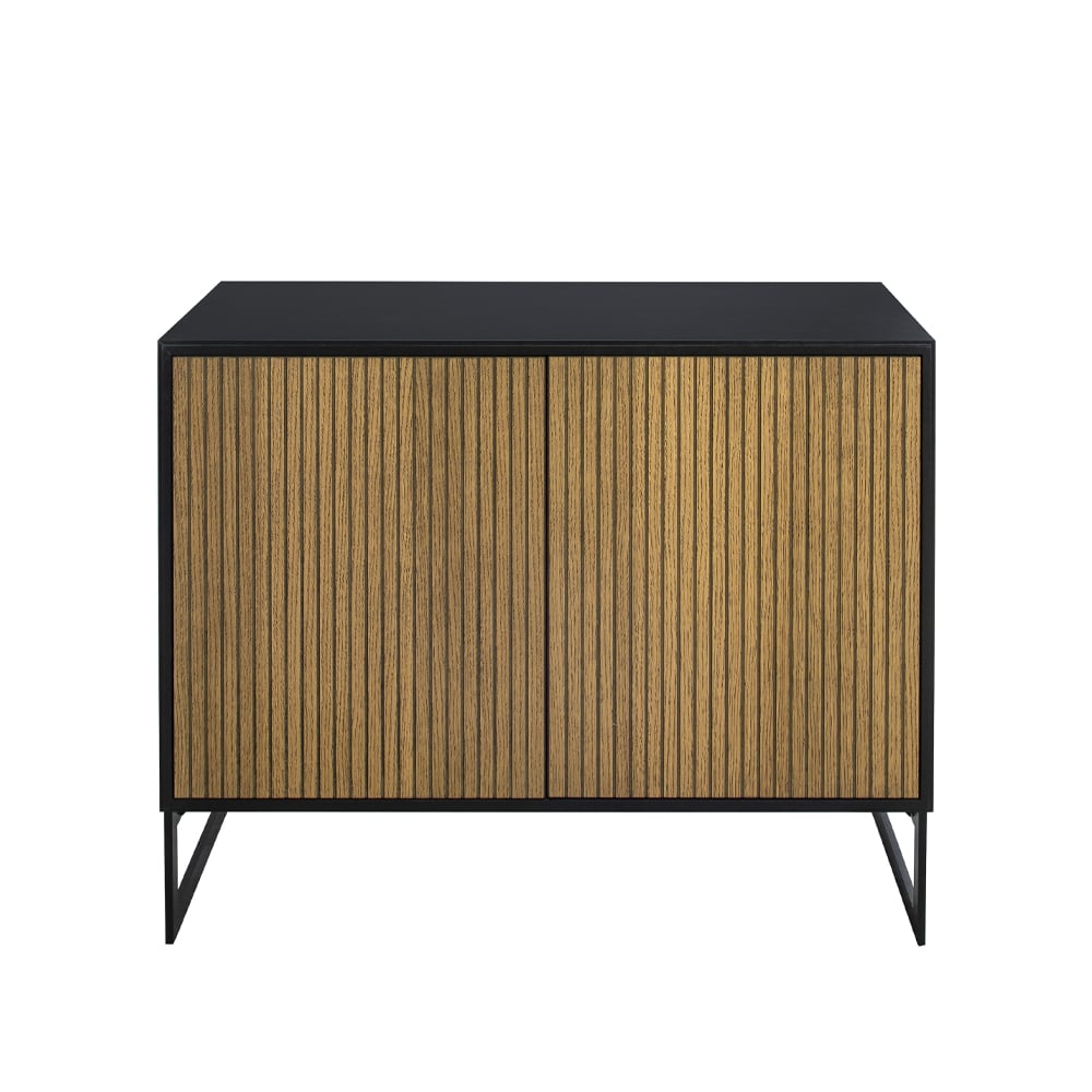 Englesson Line skänk walnut/black, 2dörrar+1hylla, svarta metallben