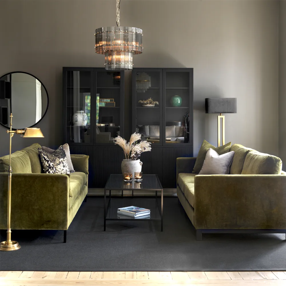 Line vitrinskåp, black, 2+2dörrar+3+1hyllor, svarta metallben Englesson