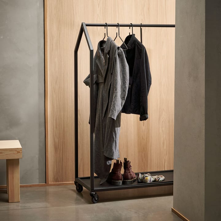 Clothing House klädställning, svart Essem Design