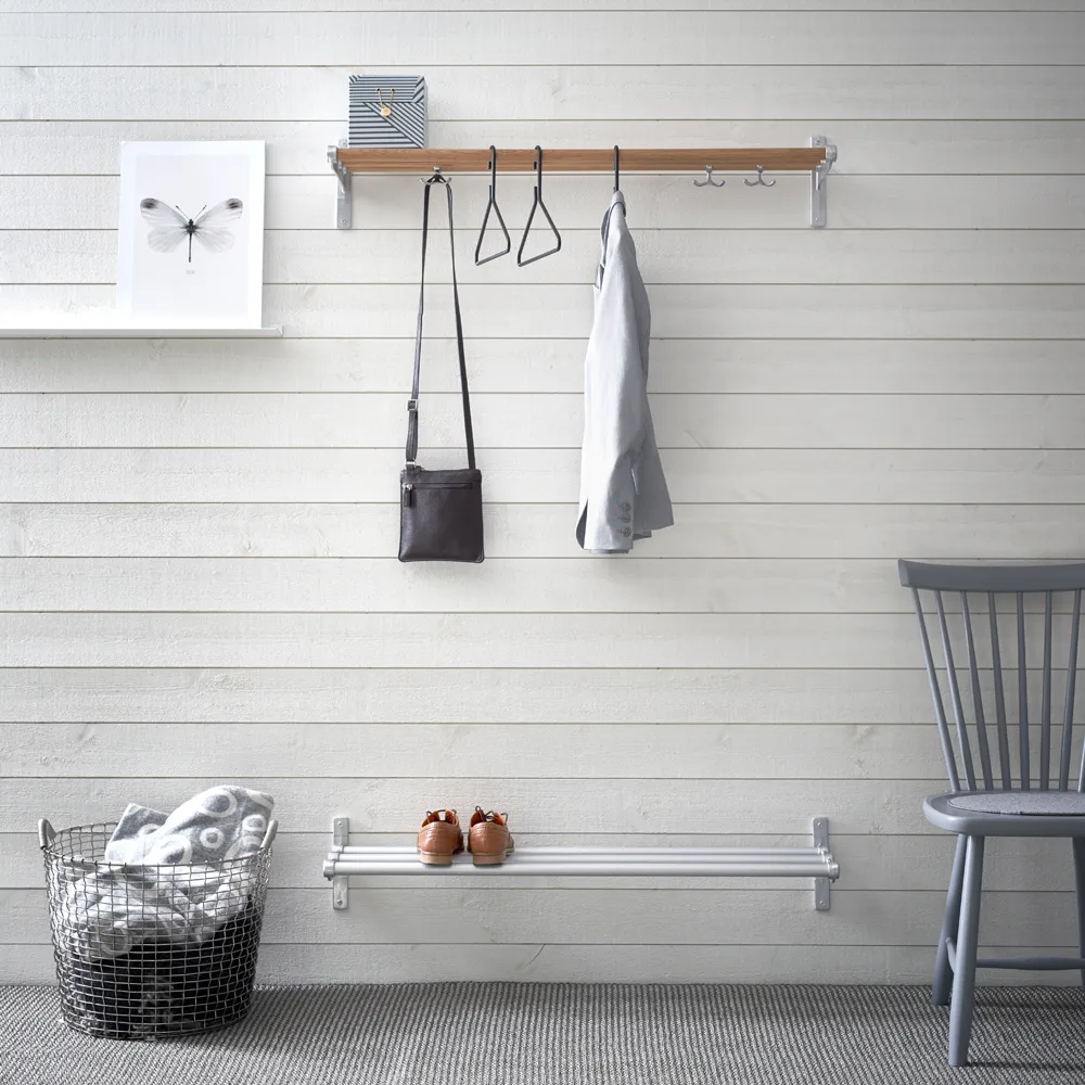 Nostalgi Sko- eller hatthylla, svart, aluminiumstativ Essem Design