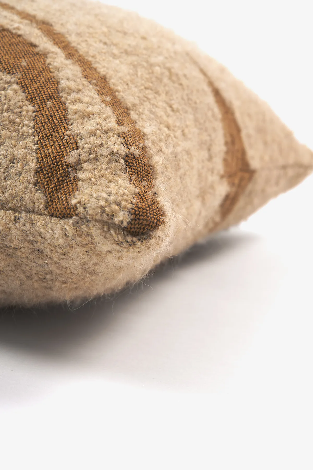 Avana abstract kudde, 60x40 cm Ethnicraft