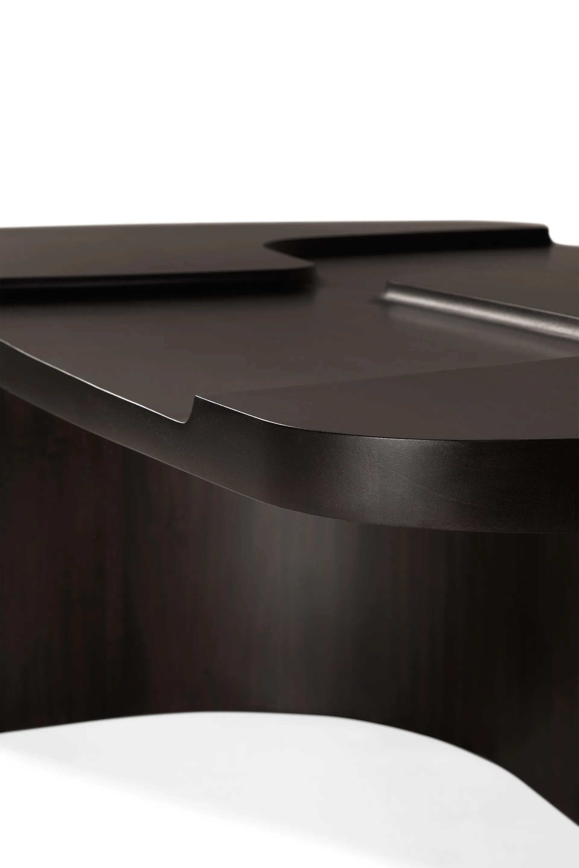 Brutalist soffbord, Rose brown mahogany, 143x75 cm Ethnicraft