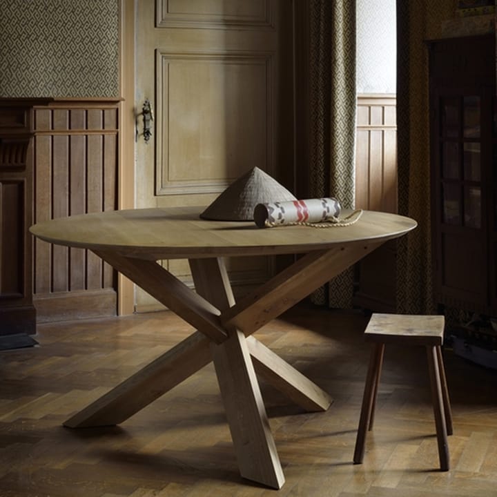 Circle matbord, Ek lack ø163cm Ethnicraft
