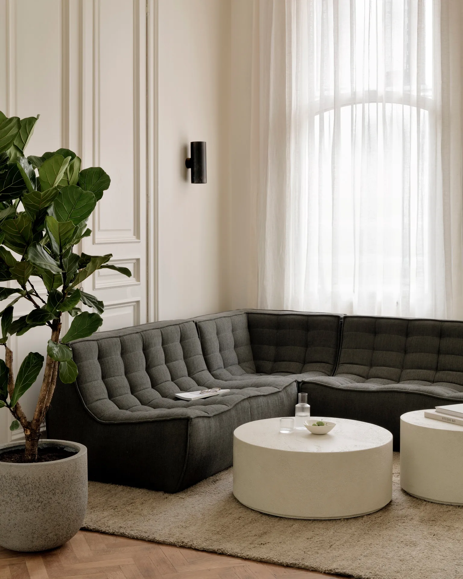 N701 modulhörnsoffa med rakt hörn, tyg Moss Eco, 301x231 cm Ethnicraft