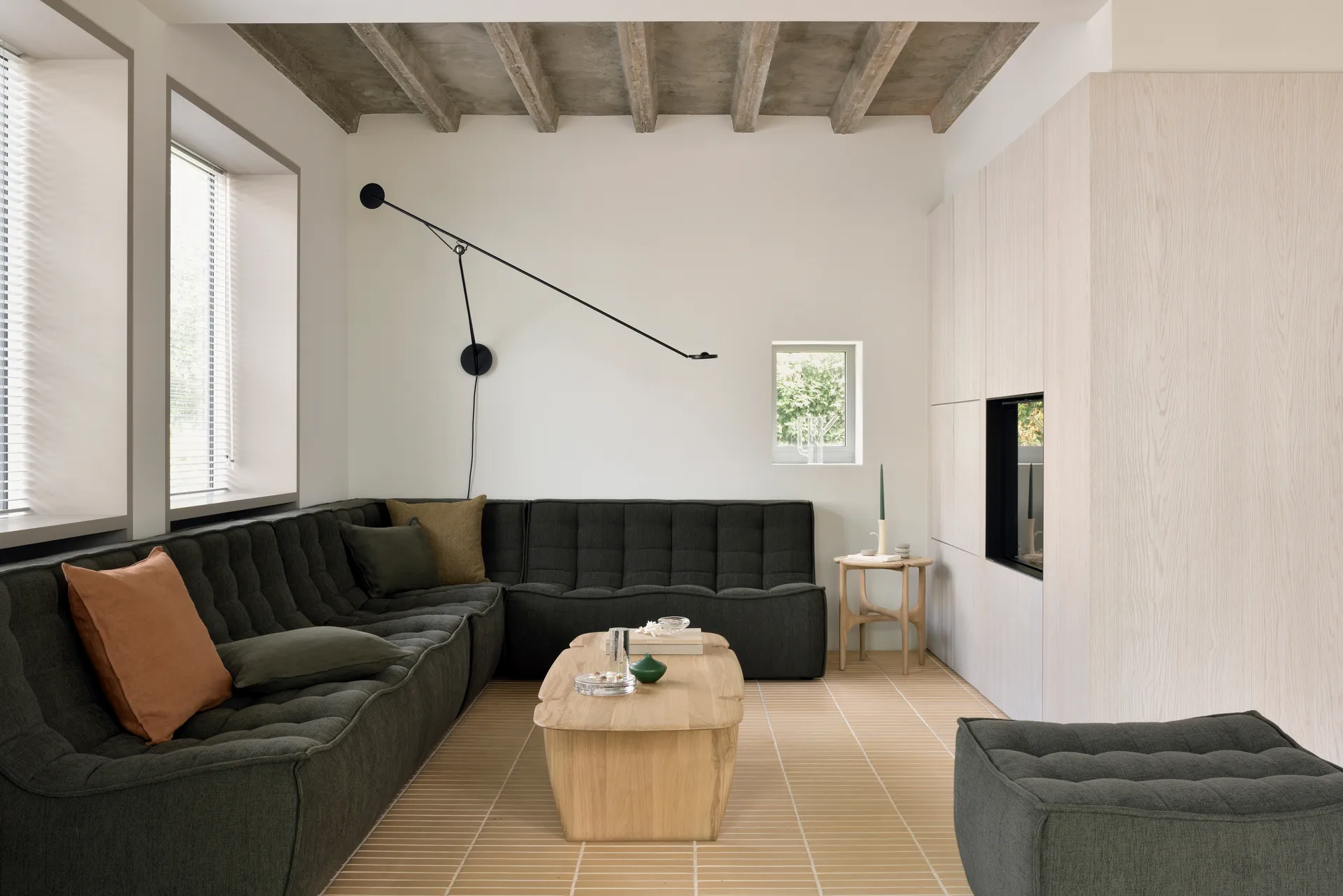 N701 modulhörnsoffa med rakt hörn, tyg Moss Eco, 301x231 cm Ethnicraft