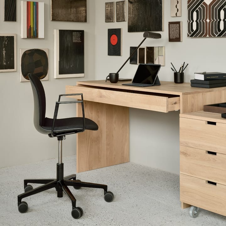 RBM Noor kontorsstol - Svart med armstöd 73x67 cm - Ethnicraft