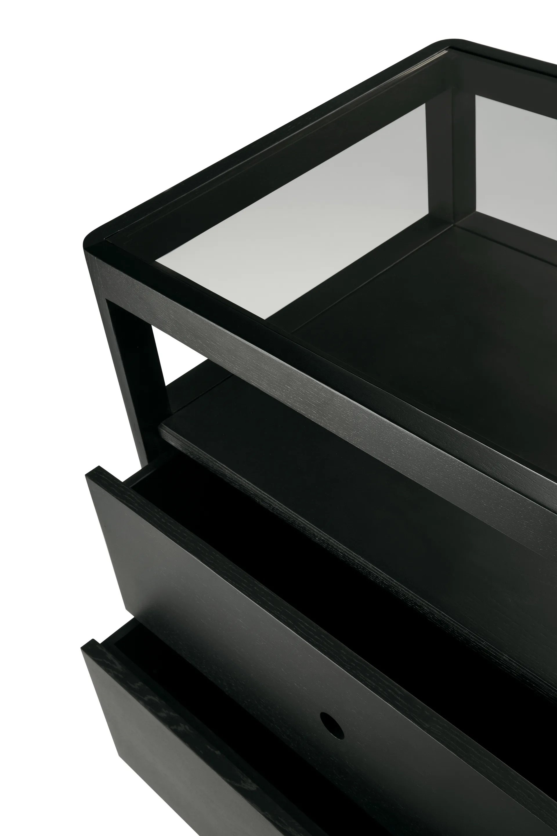 Spindle byrå, Svartlackerad ek, 4 lådor Ethnicraft