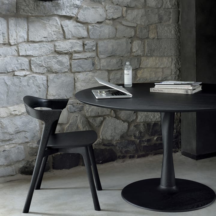 Torsion matbord runt svartbestad ek - Ø70 cm - Ethnicraft