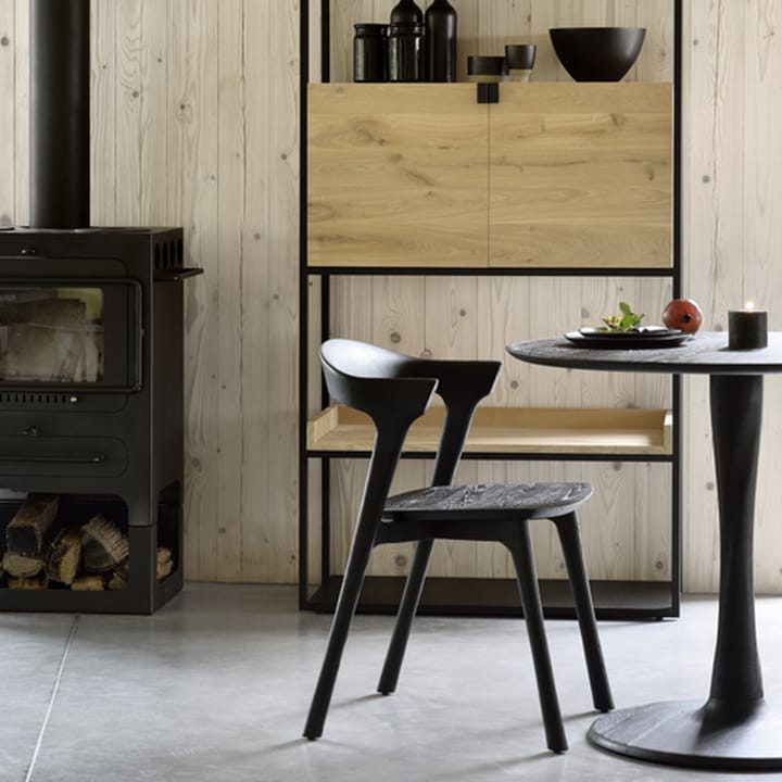 Torsion matbord runt vitpigmenterad h�årdvaxolja, Ø127 cm Ethnicraft