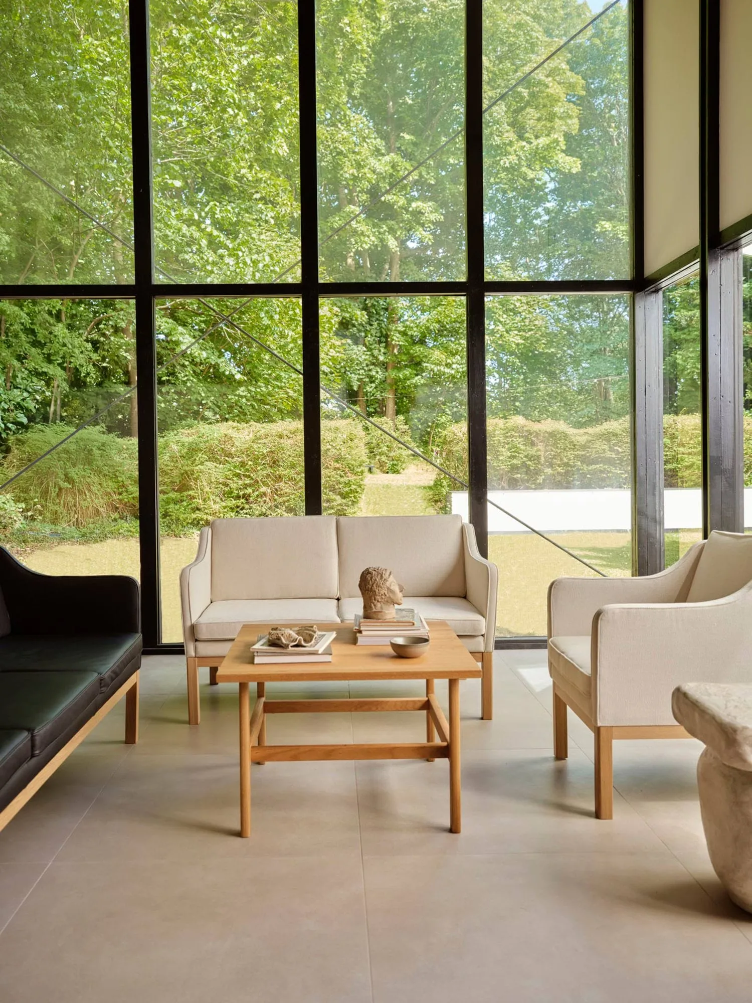 L46 MK155 easy chair karmstol, Lackerad ek-tyg beige FDB Møbler