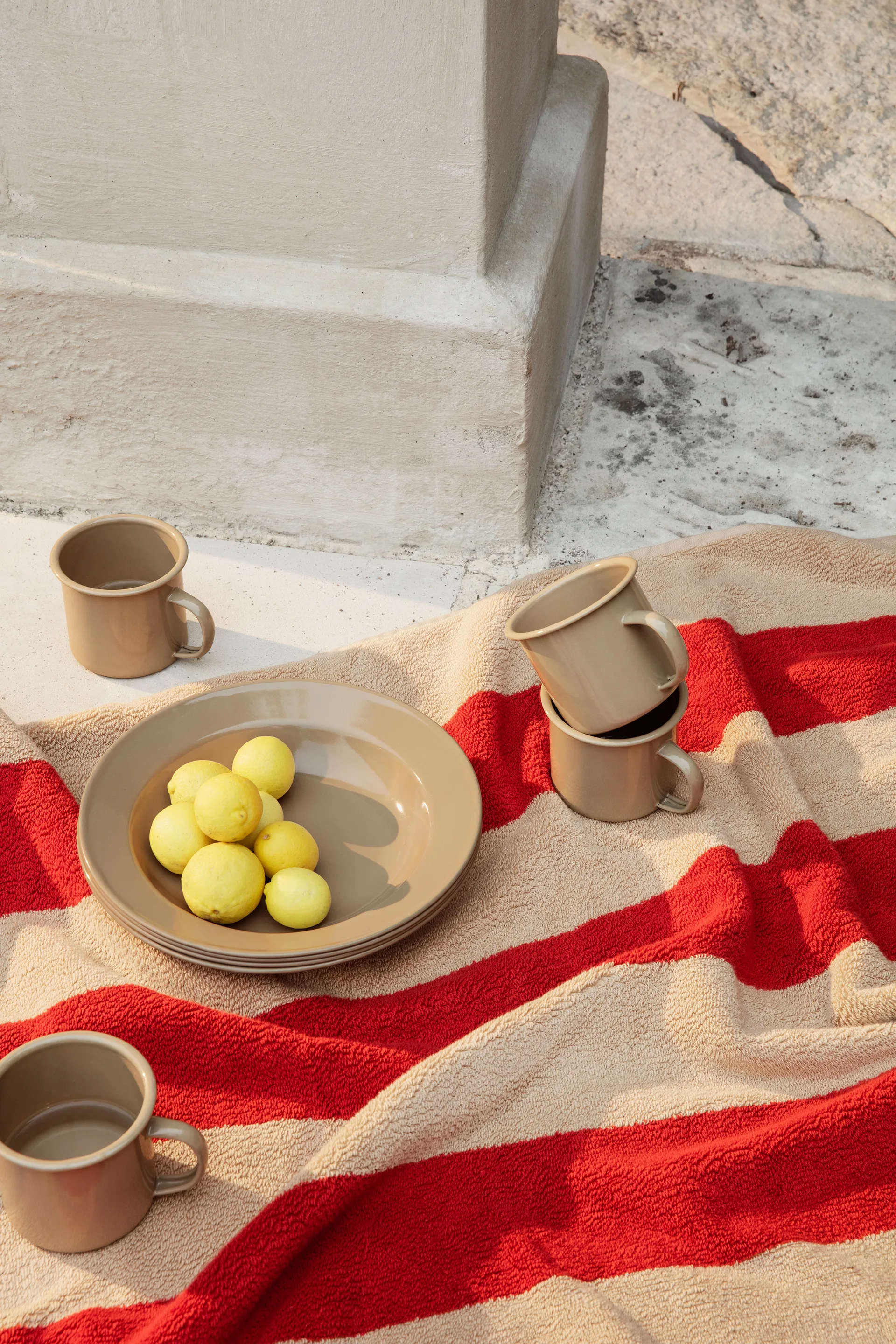 Alee handduk 70x140 cm, Light camel-red Ferm Living