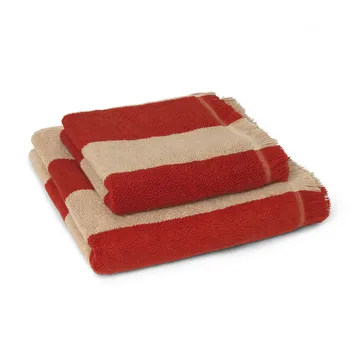 Alee handduk 70x140 cm - Light camel-red - Ferm Living