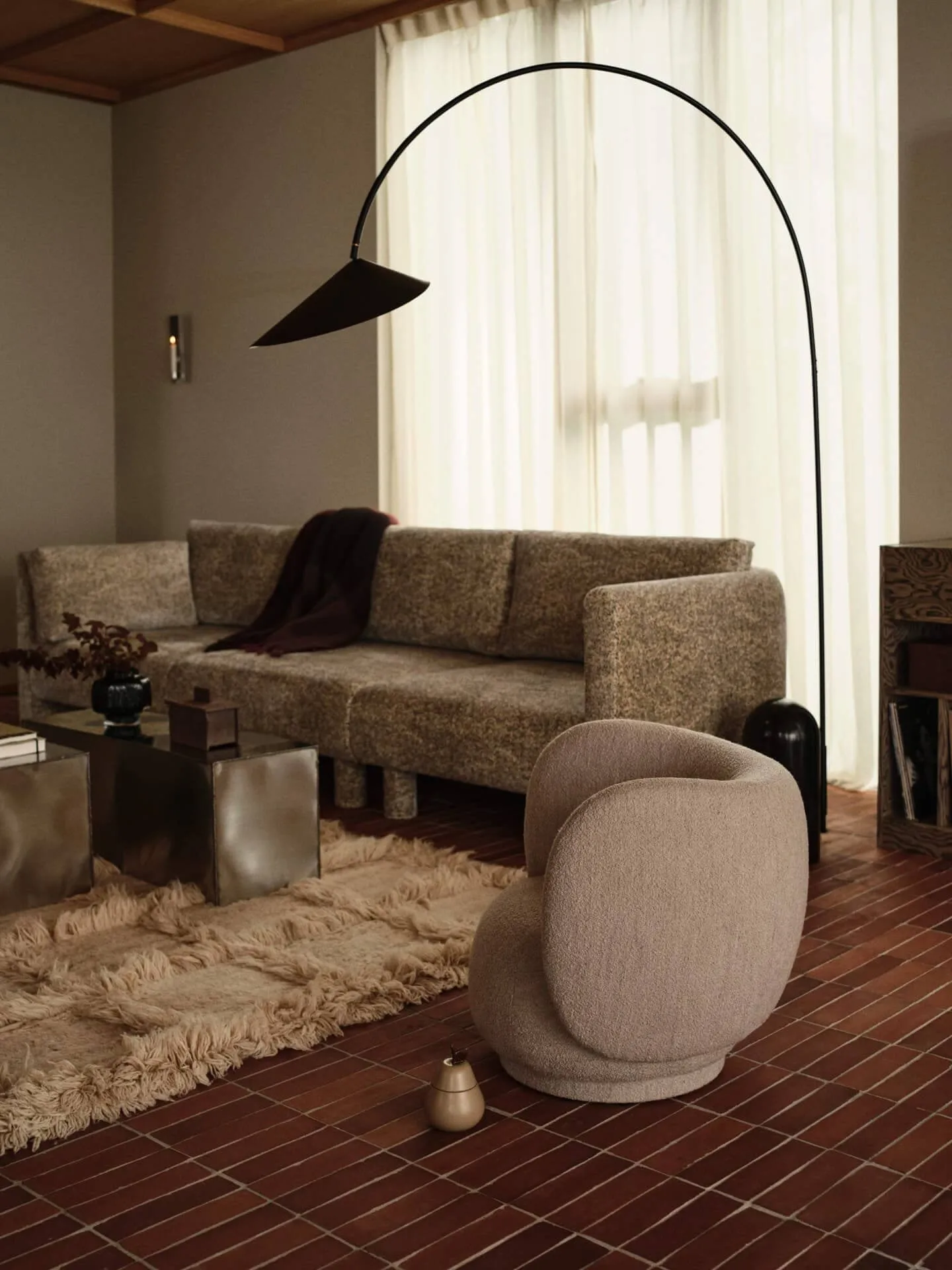 Arum arched golvlampa, Black Ferm Living