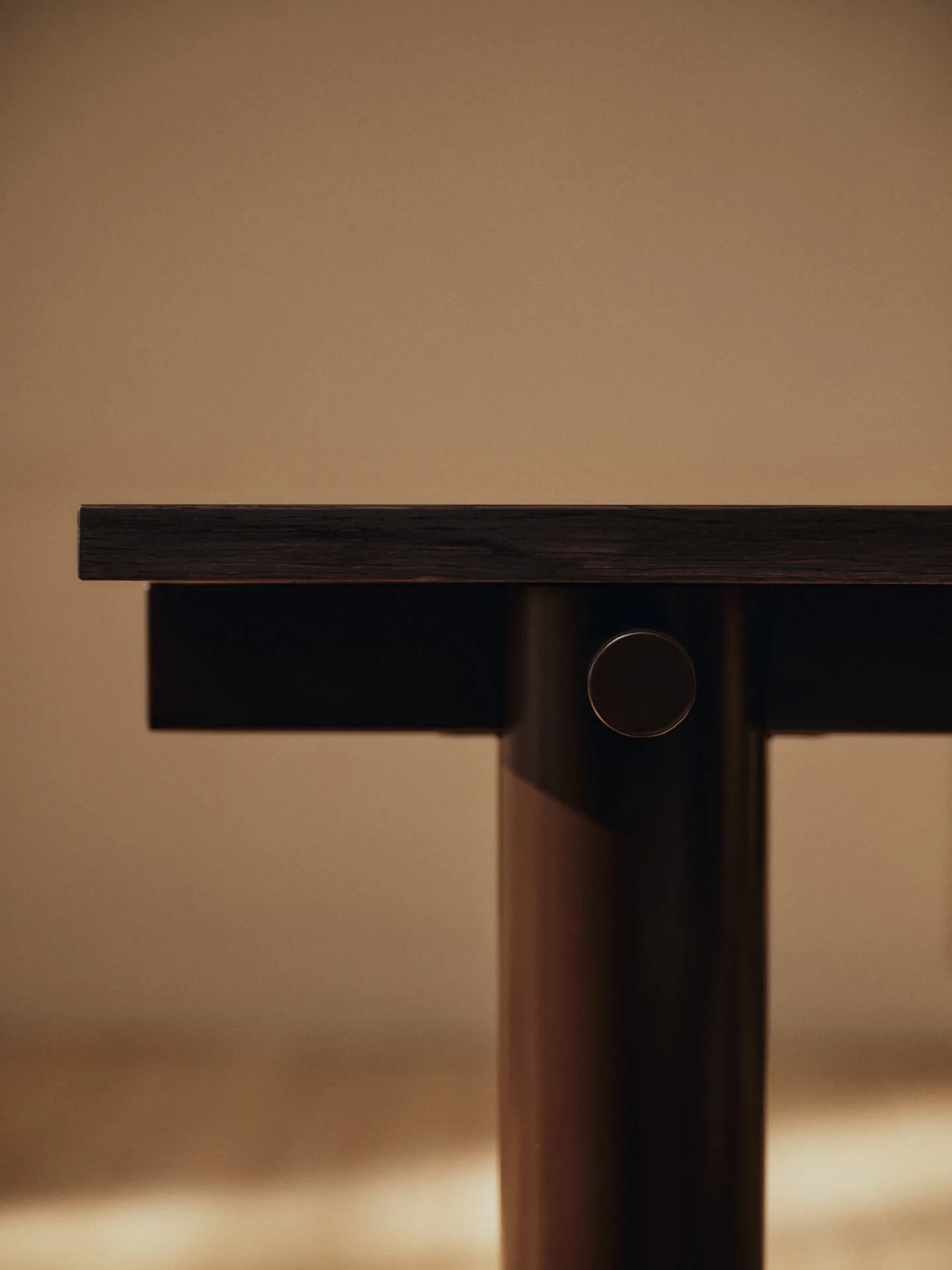 Atura matbord, Dark chocolate-mörkbetsad ek, 90x160 cm Ferm Living