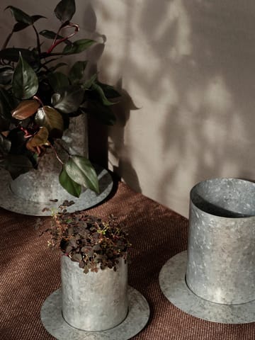 Auran kruka medium H: 26,6 cm - Galvanized iron - Ferm Living