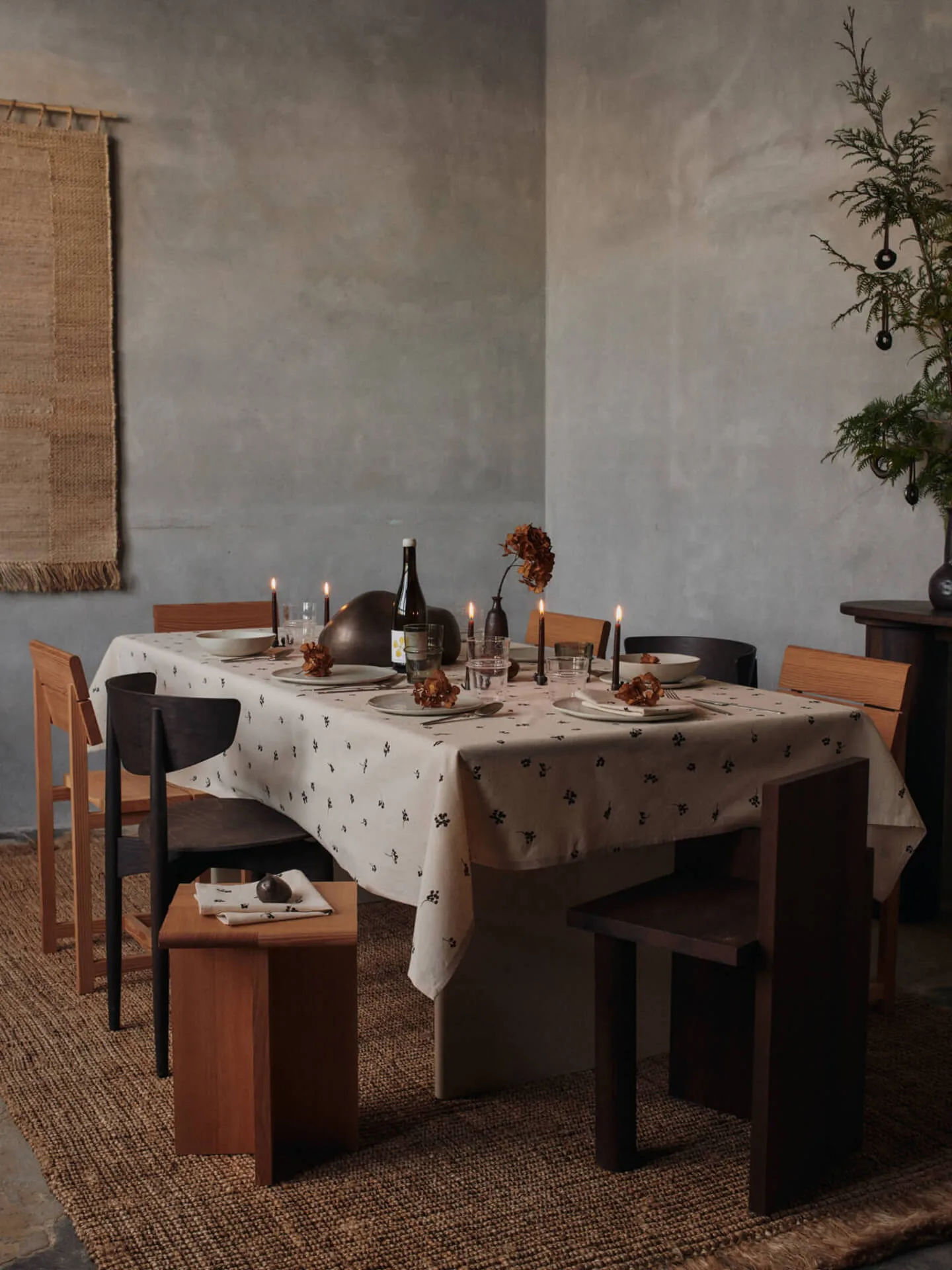 Baies bordsduk 150x240 cm, Natural-dark chocolate Ferm Living