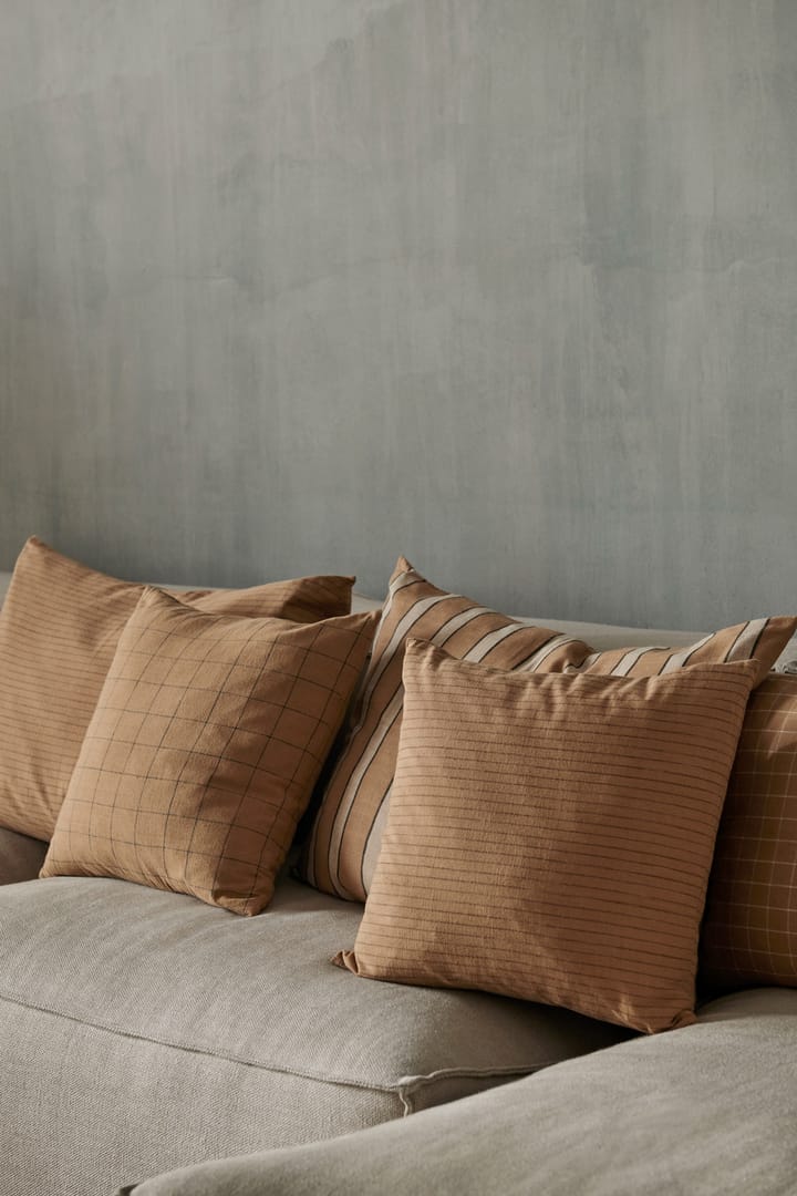 Brown kudde 50x50 cm, Grid Ferm Living