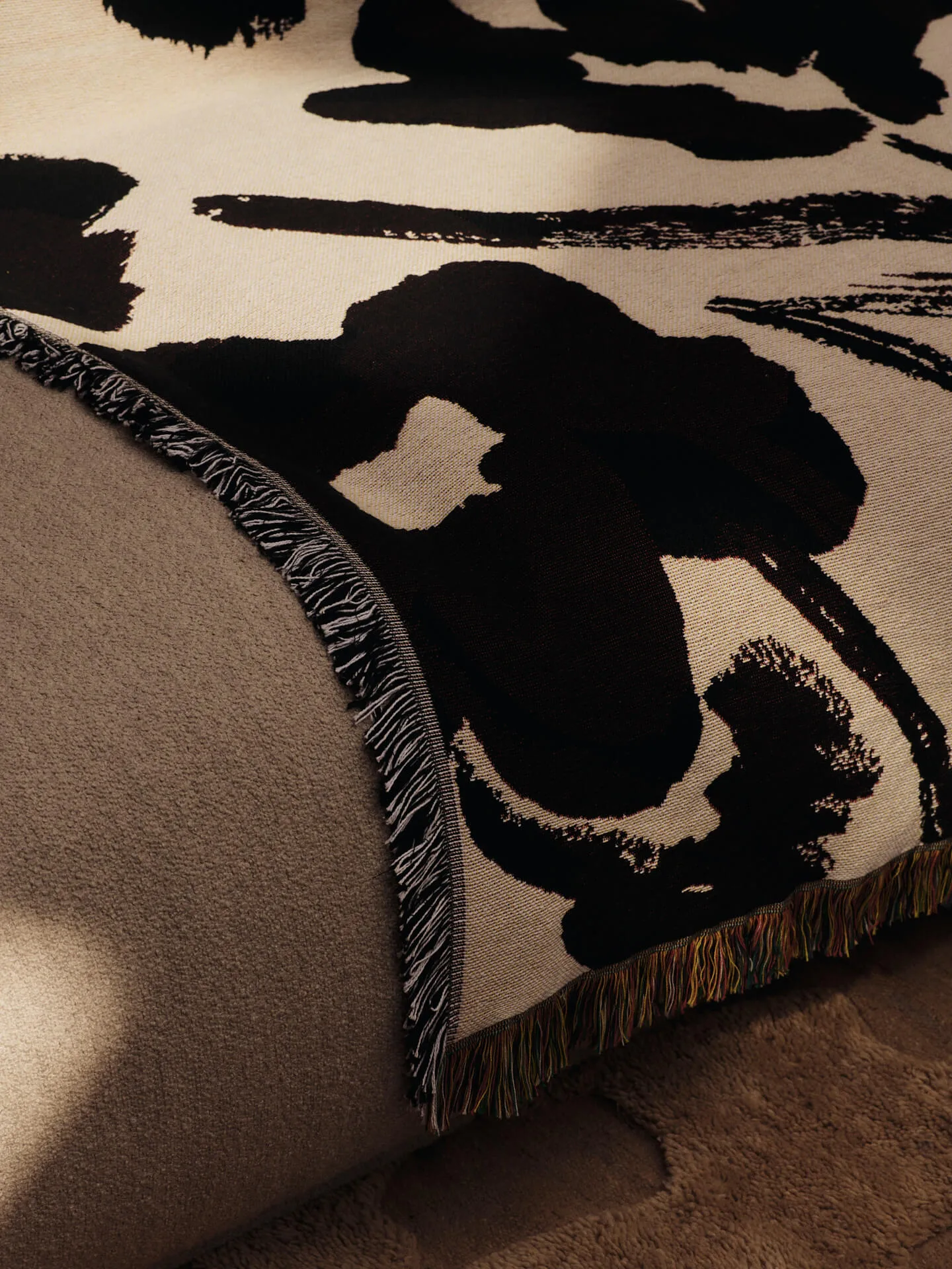 Cilla tapestry pläd 120x170 cm, Off-white-Dark grape Ferm Living