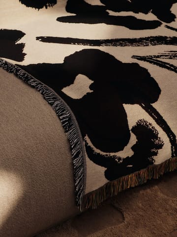 Cilla tapestry pläd 120x170 cm - Off-white-Dark grape - Ferm Living