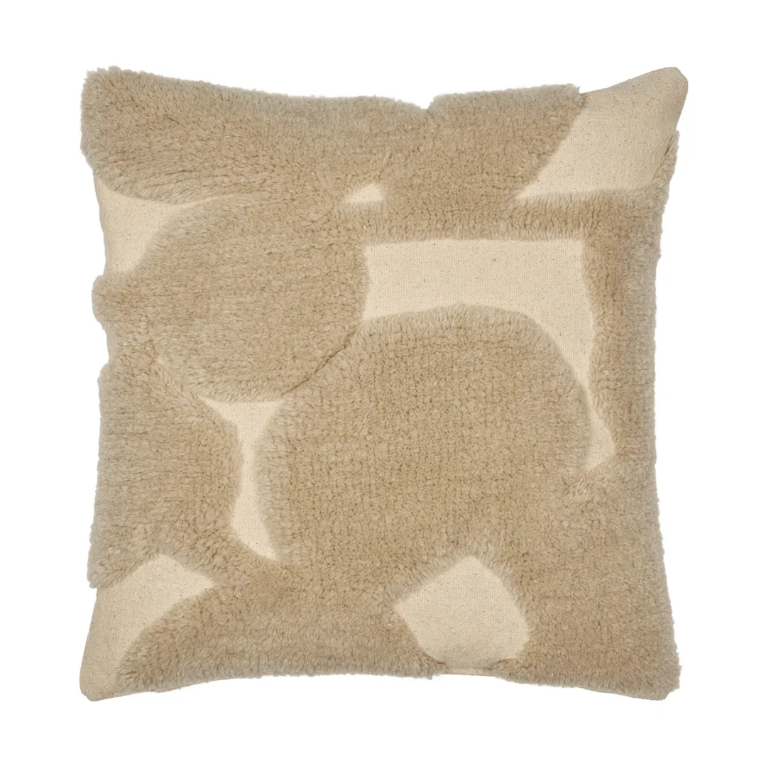 Cilla tufted kudde, Off-white-parchment, 50x50 cm Ferm Living