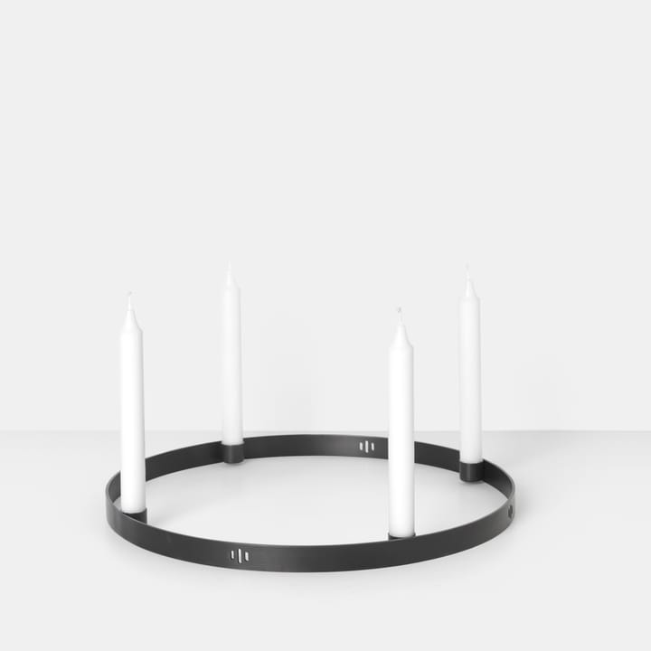 Circle svart mässing ljusstake - stor inkl. upphängning - ferm LIVING