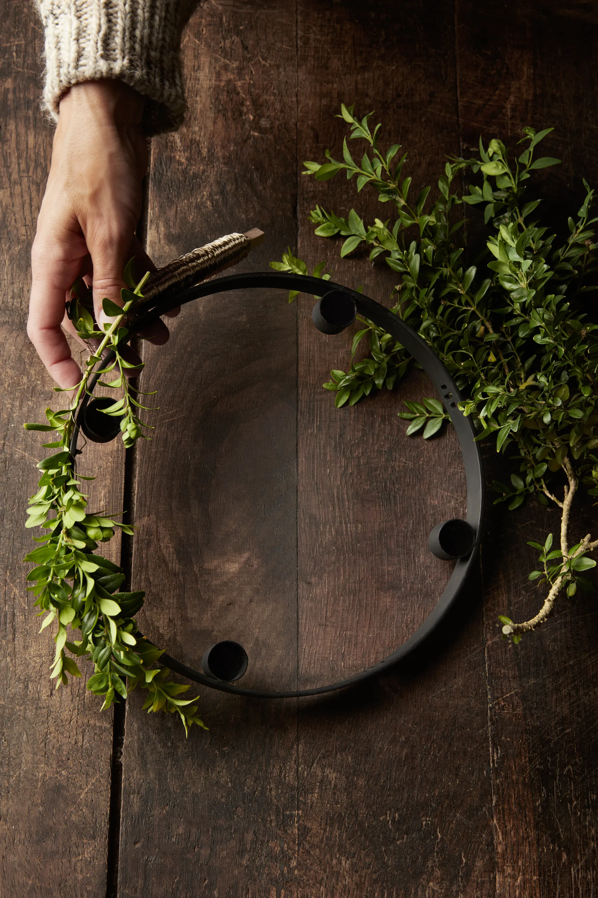 Circle svart mässing ljusstake, stor inkl. upphängning Ferm Living