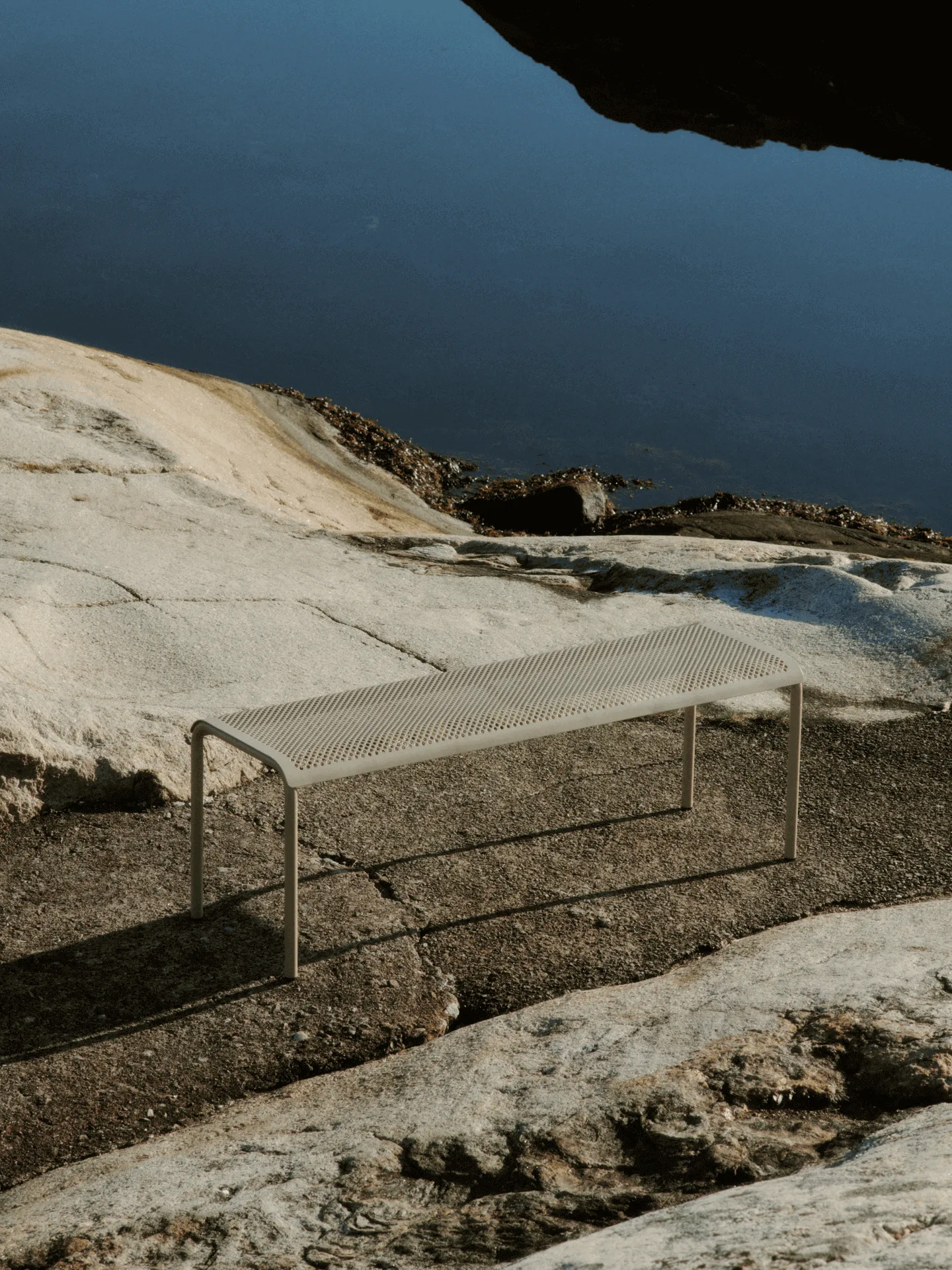 Dapple bänk 45x130x39,8 cm, Cashmere Ferm Living