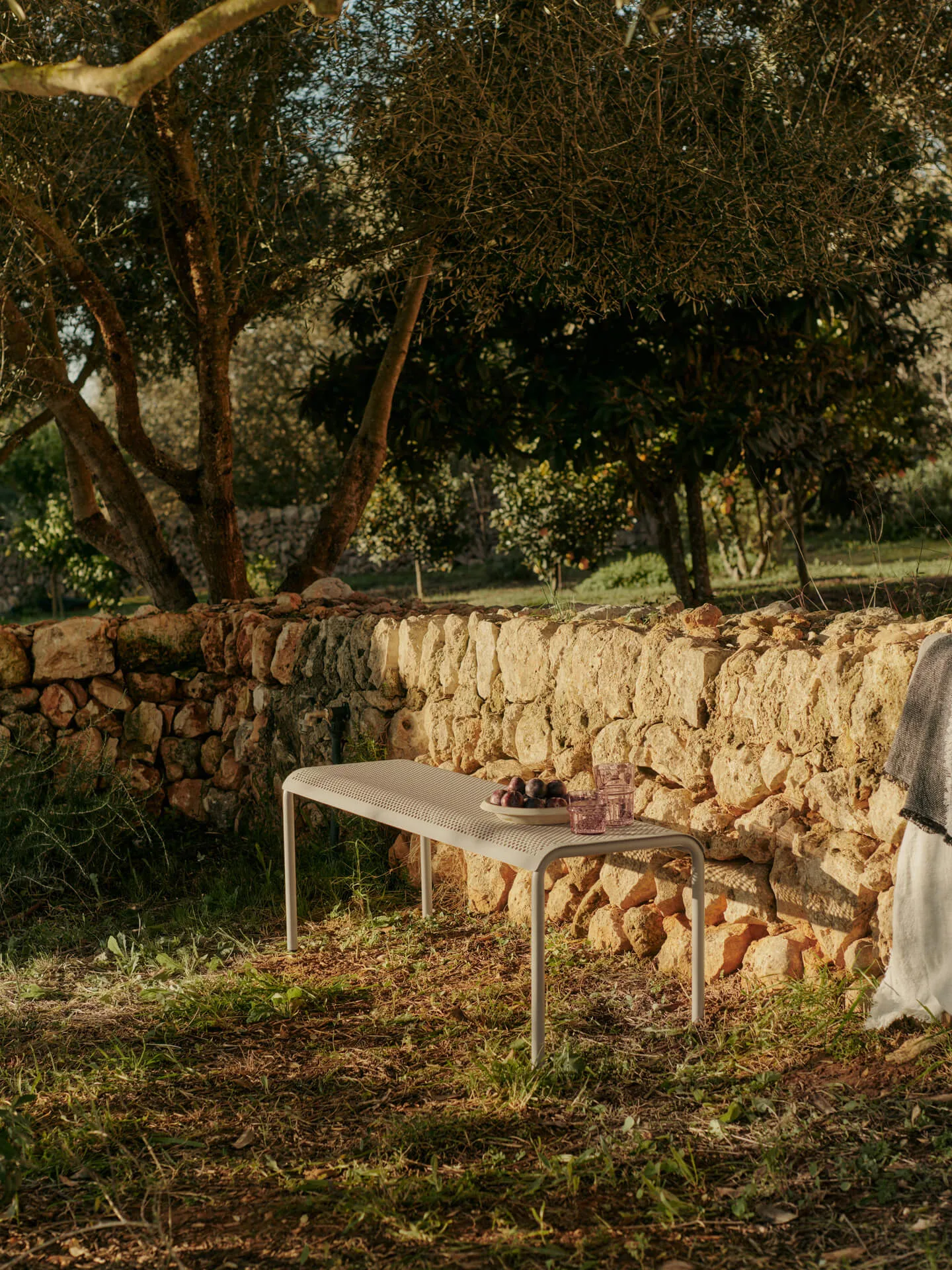 Dapple bänk 45x130x39,8 cm, Cashmere Ferm Living