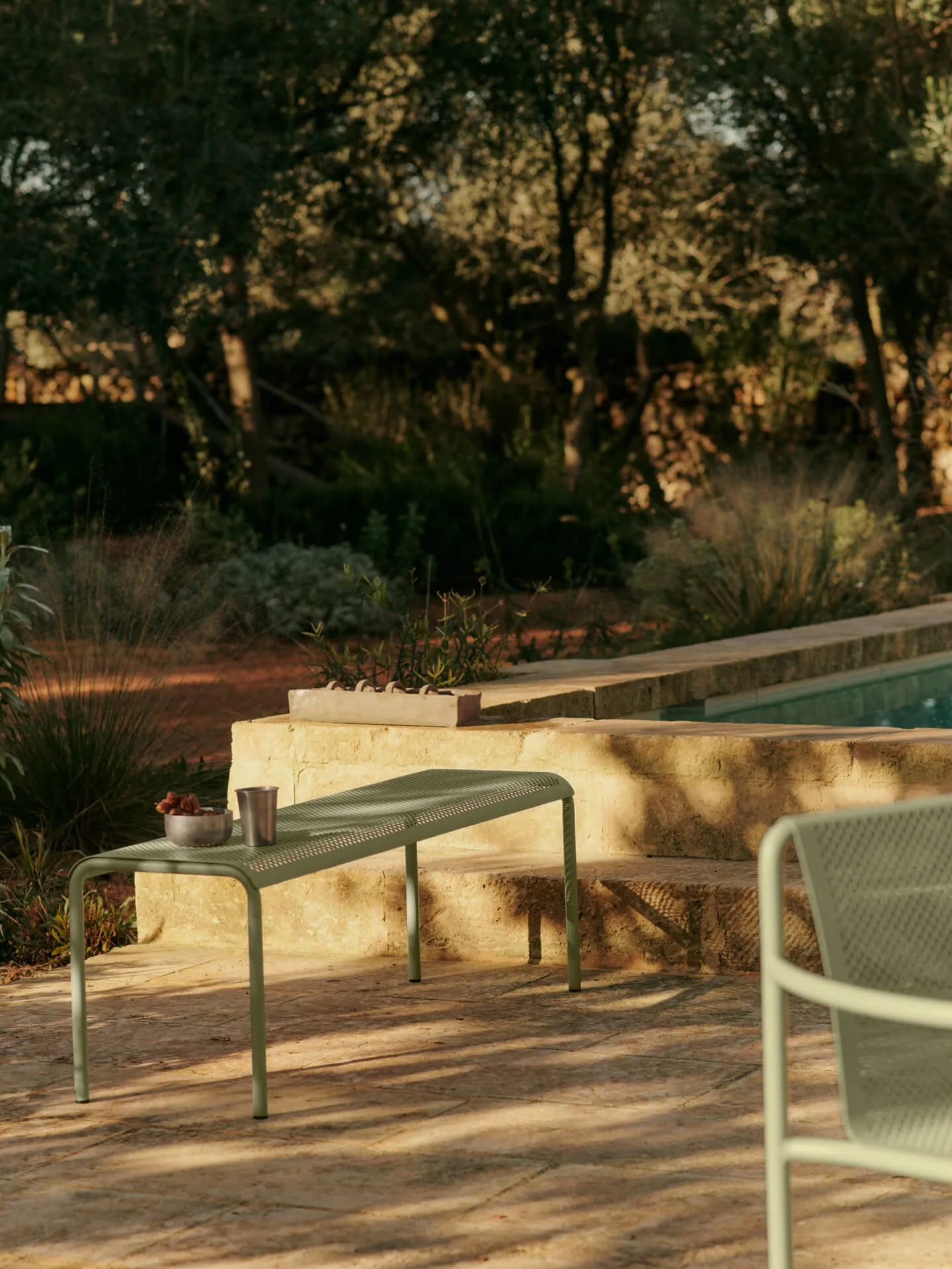 Dapple bänk 45x130x39,8 cm, Tea Green Ferm Living