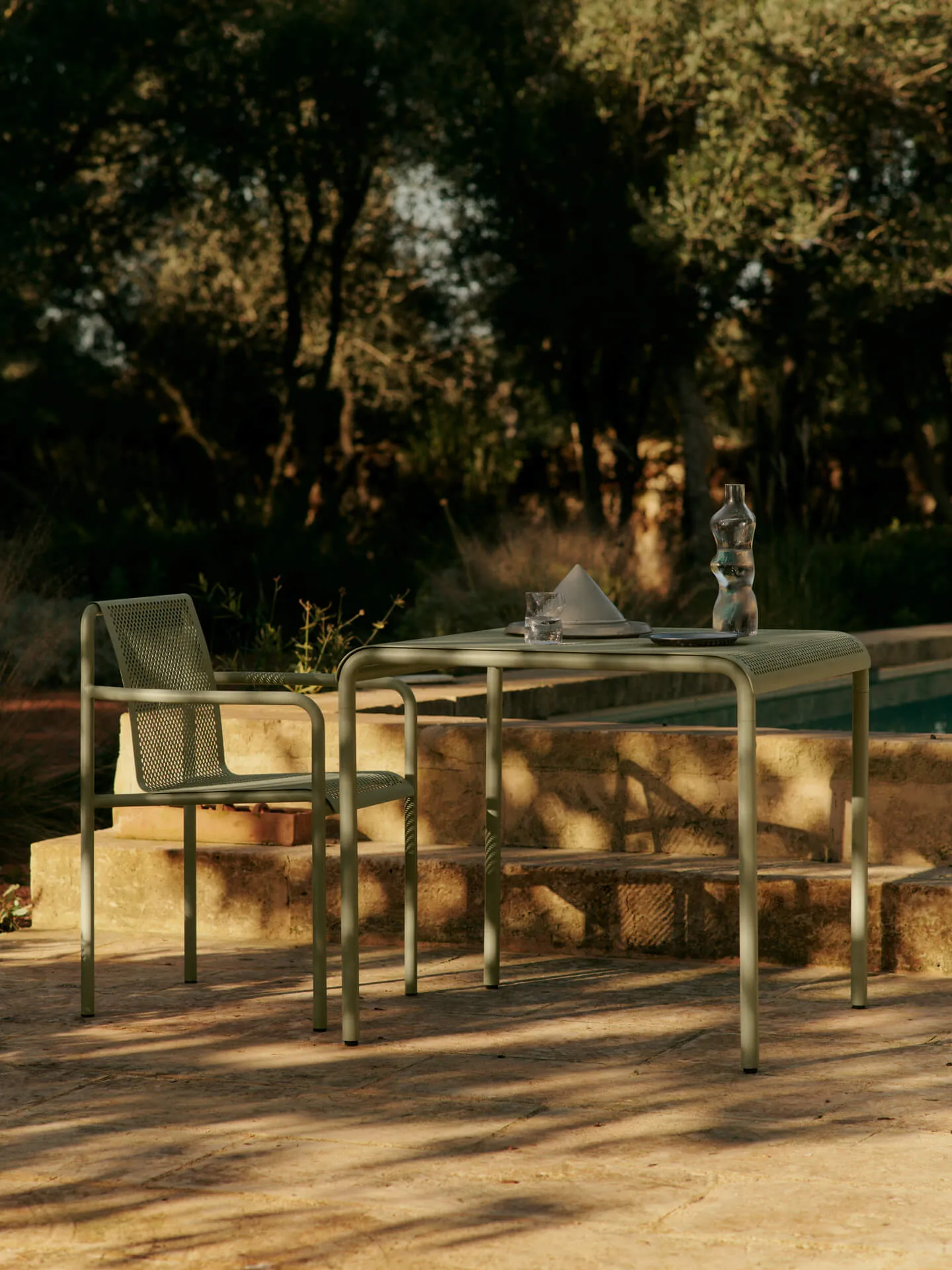 Dapple matbord 80x80 cm, Tea Green Ferm Living