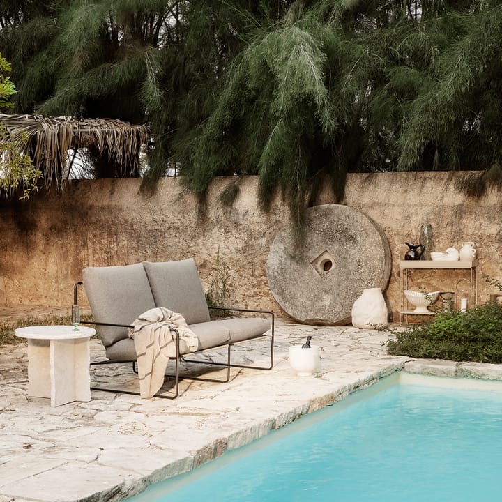 Desert 3-sits soffa, tyg dark sand, svart stativ Ferm Living