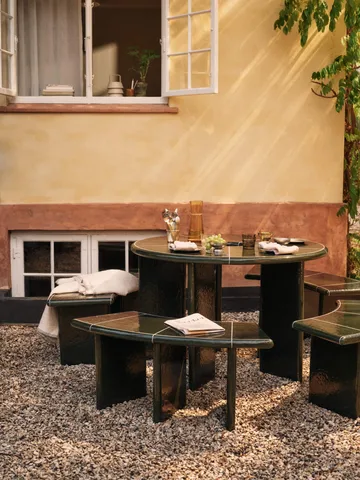 Deya matbord - Dark green, Ø120x75 cm - Ferm Living