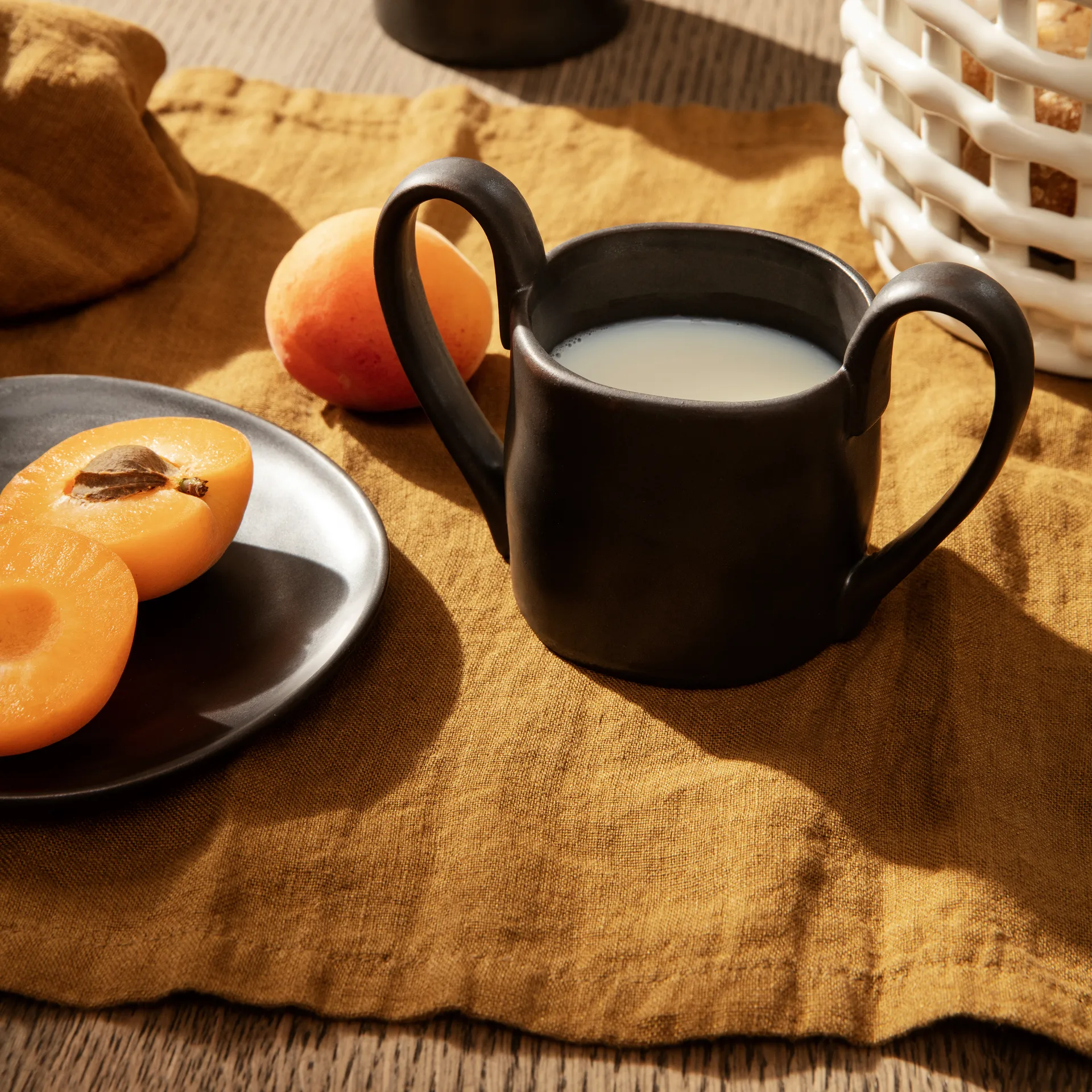 Flow barnmugg 19 cl, Black Ferm Living