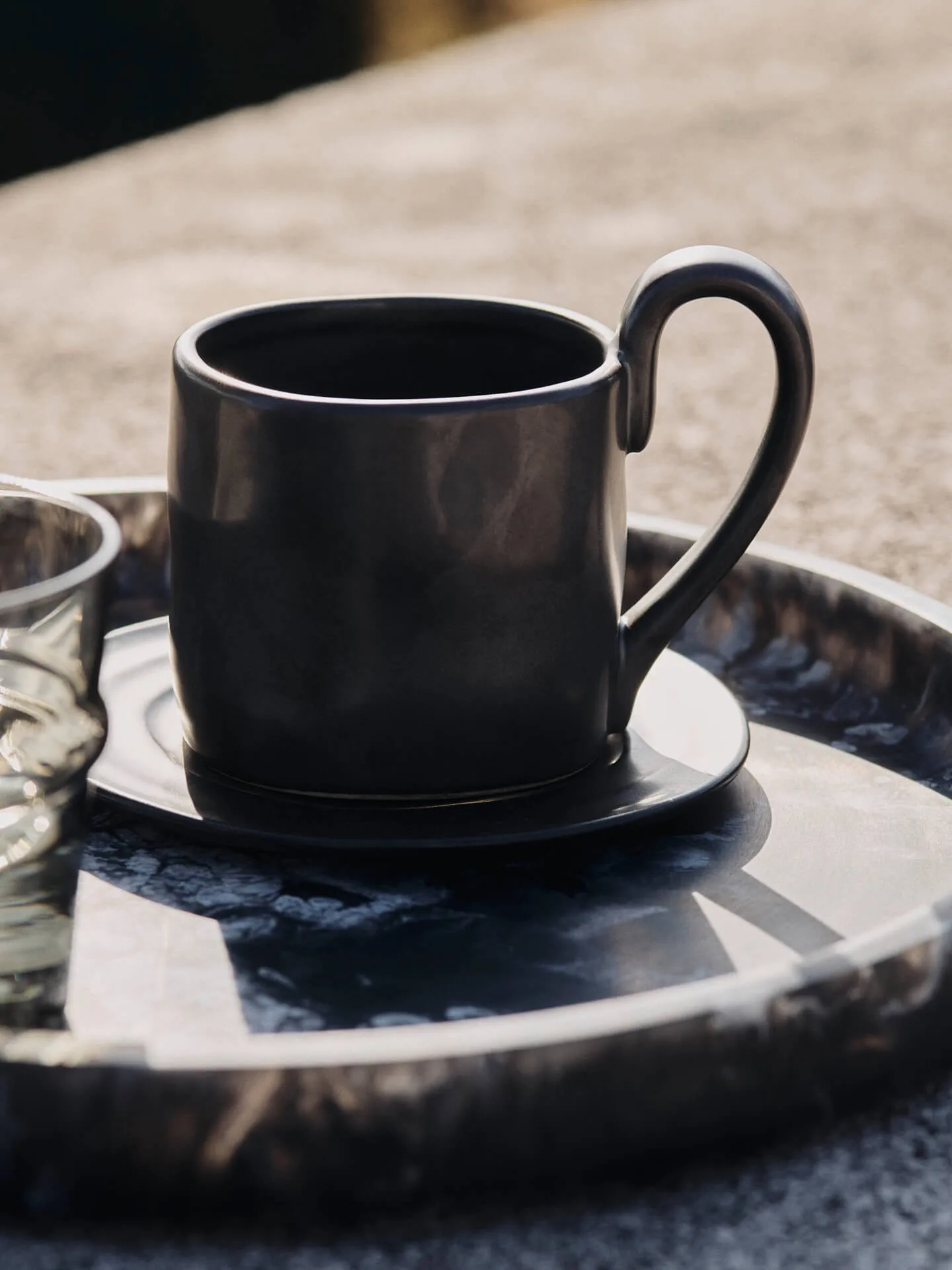 Flow mugg med fat 25 cl, Black Ferm Living