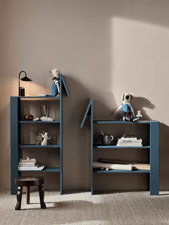 Giraffe bokhylla 69x140 cm, Dark Blue Ferm Living