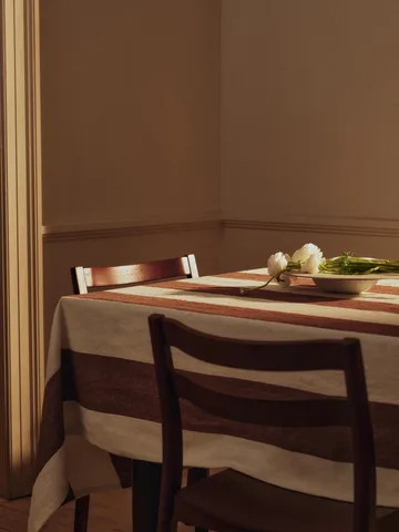 Hale bordsduk - Chestnut-frosted lime, 150x240 cm - Ferm Living