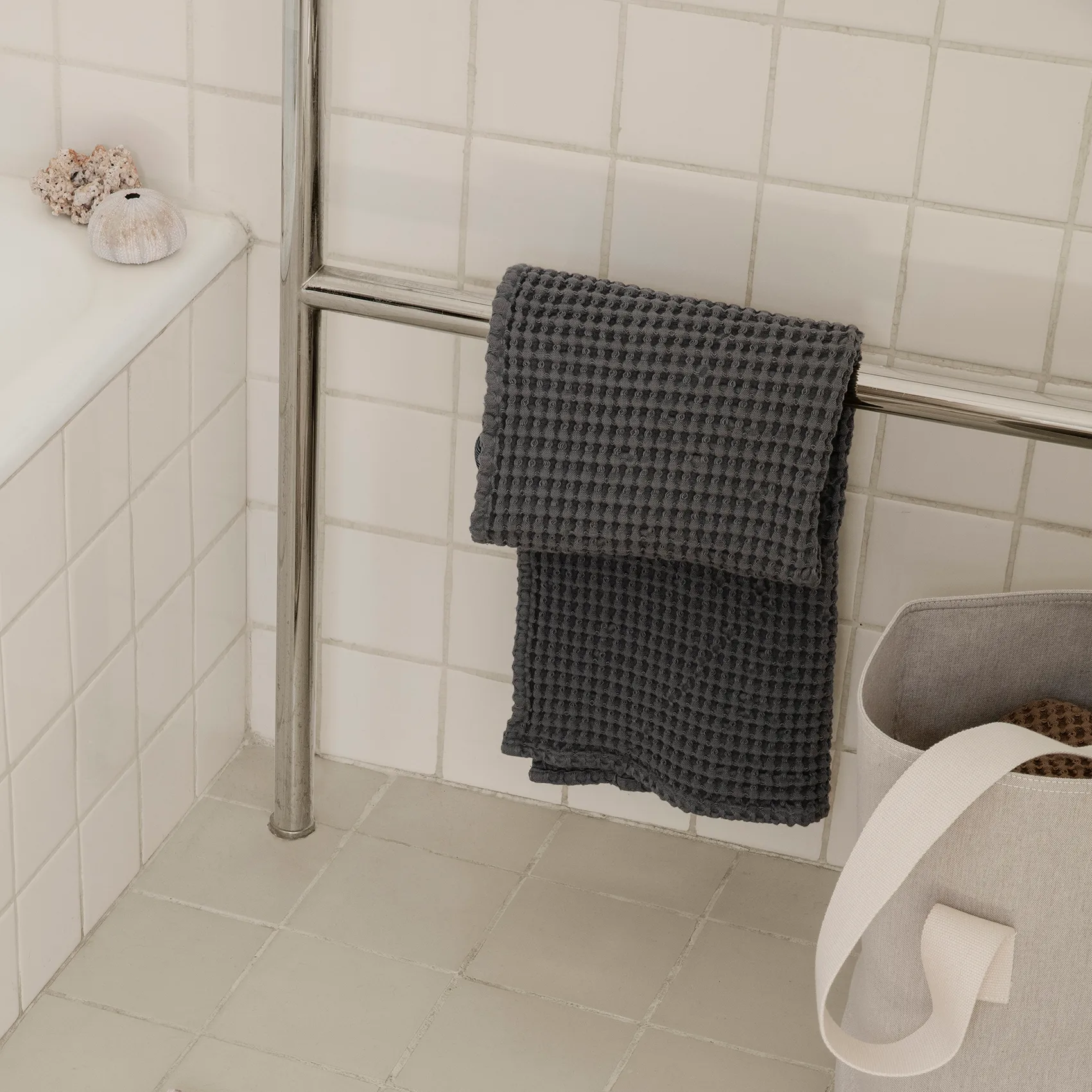 Handduk ekologisk bomull grå, 50x100 cm Ferm Living