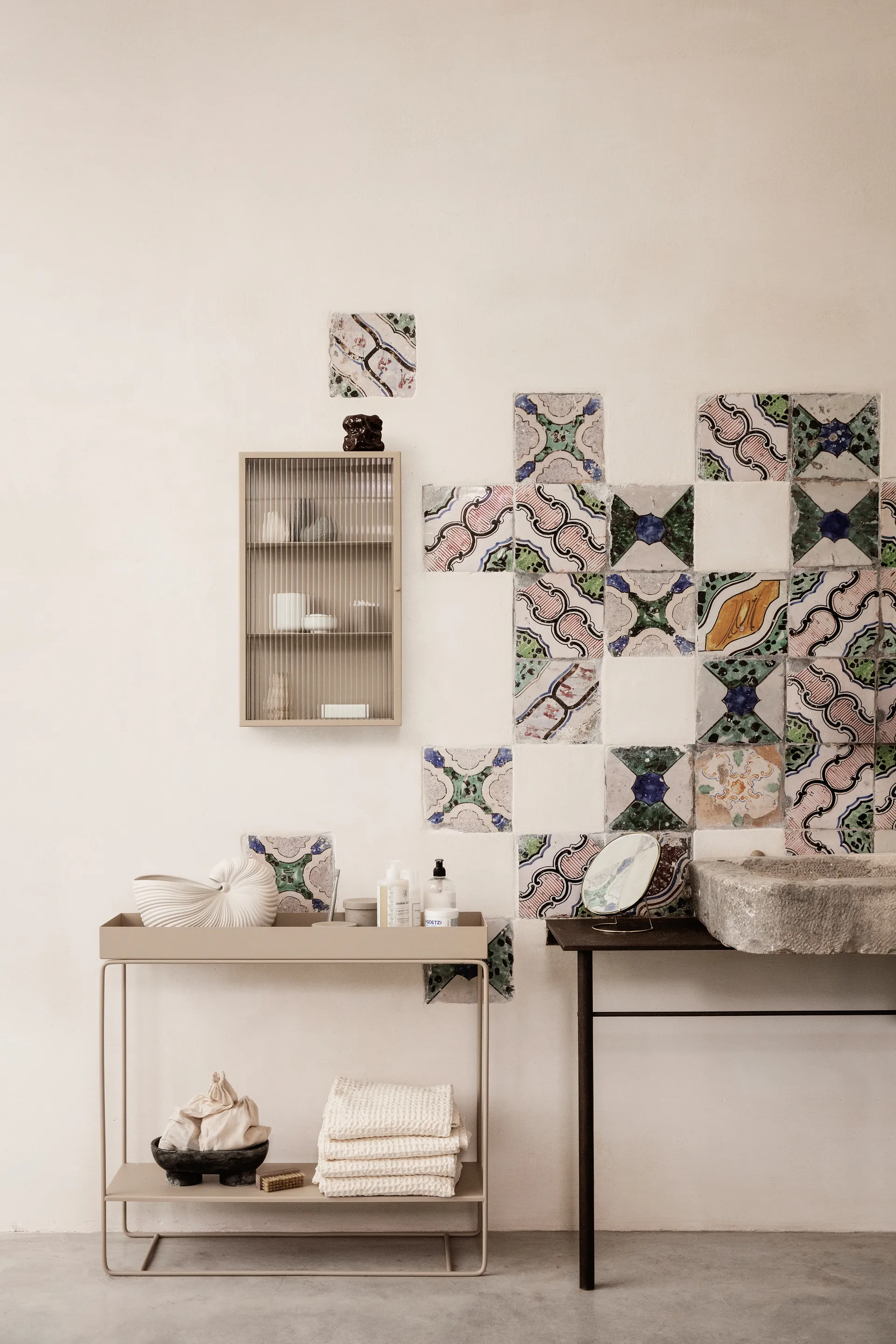 Haze väggskåp, Cashmere Ferm Living