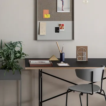 Herman Stol - Valnöt, svart stålstativ - Ferm Living