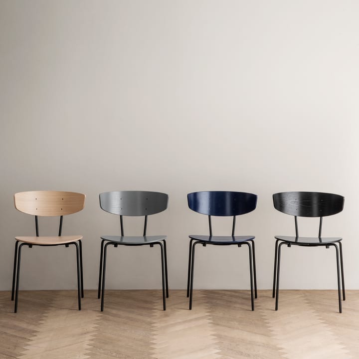 Herman Stol, walnut, svart stålstativ Ferm Living