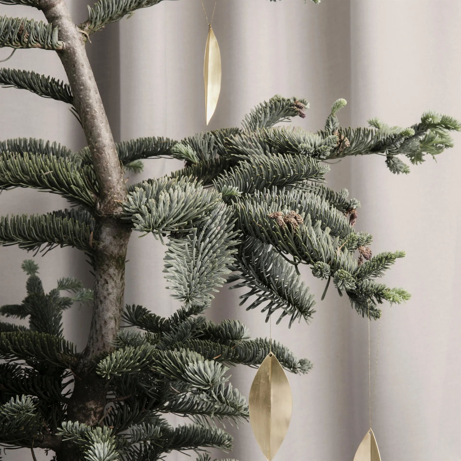 Leaf brass julgranshänge, 4-pack Ferm Living