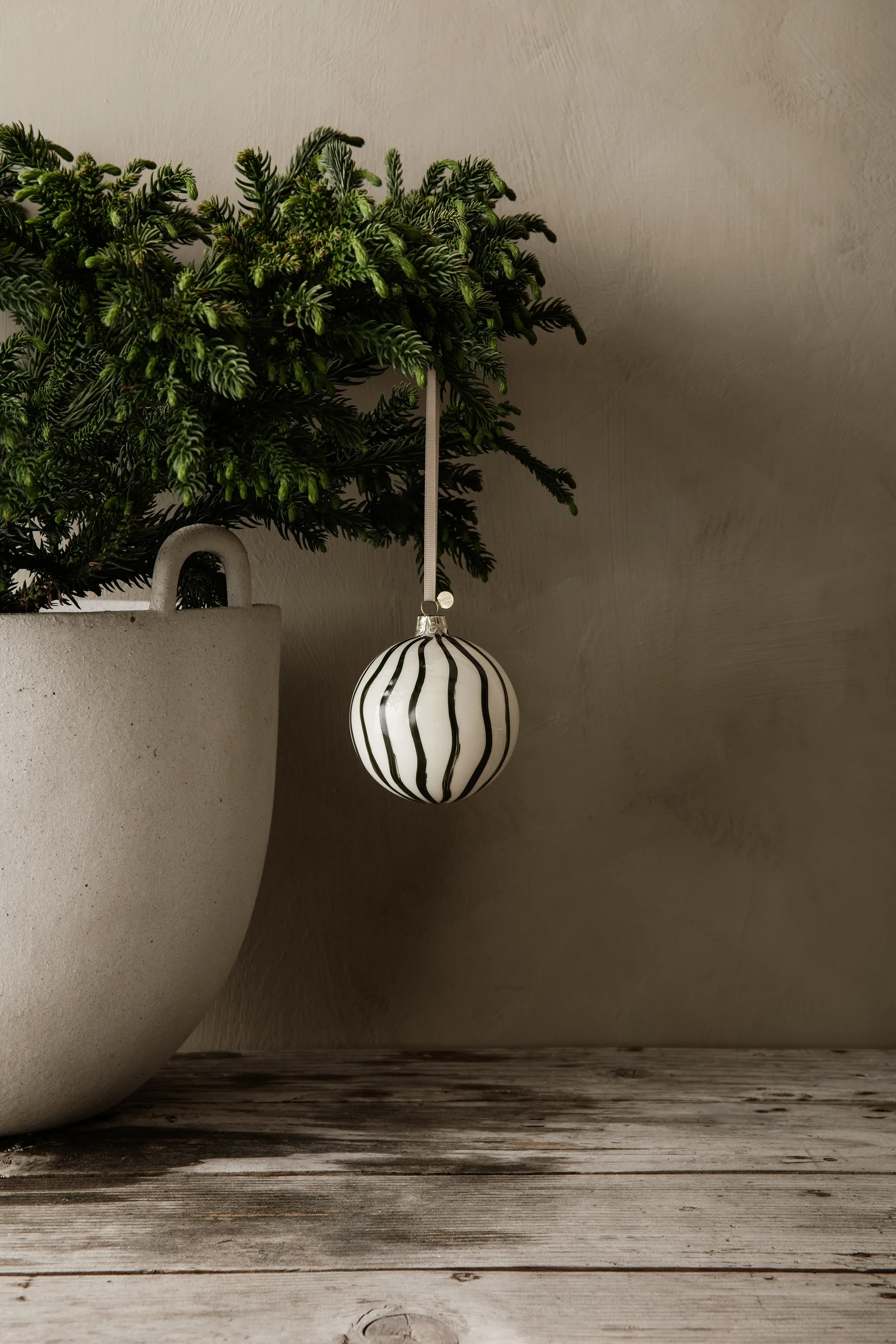 Lines julkulor Ø8 cm 4-pack, Grön Ferm Living