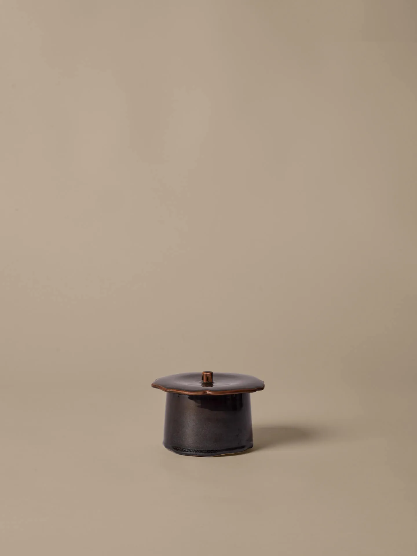 Marnen burk med lock, Carob brown, Ø11x9 cm Ferm Living