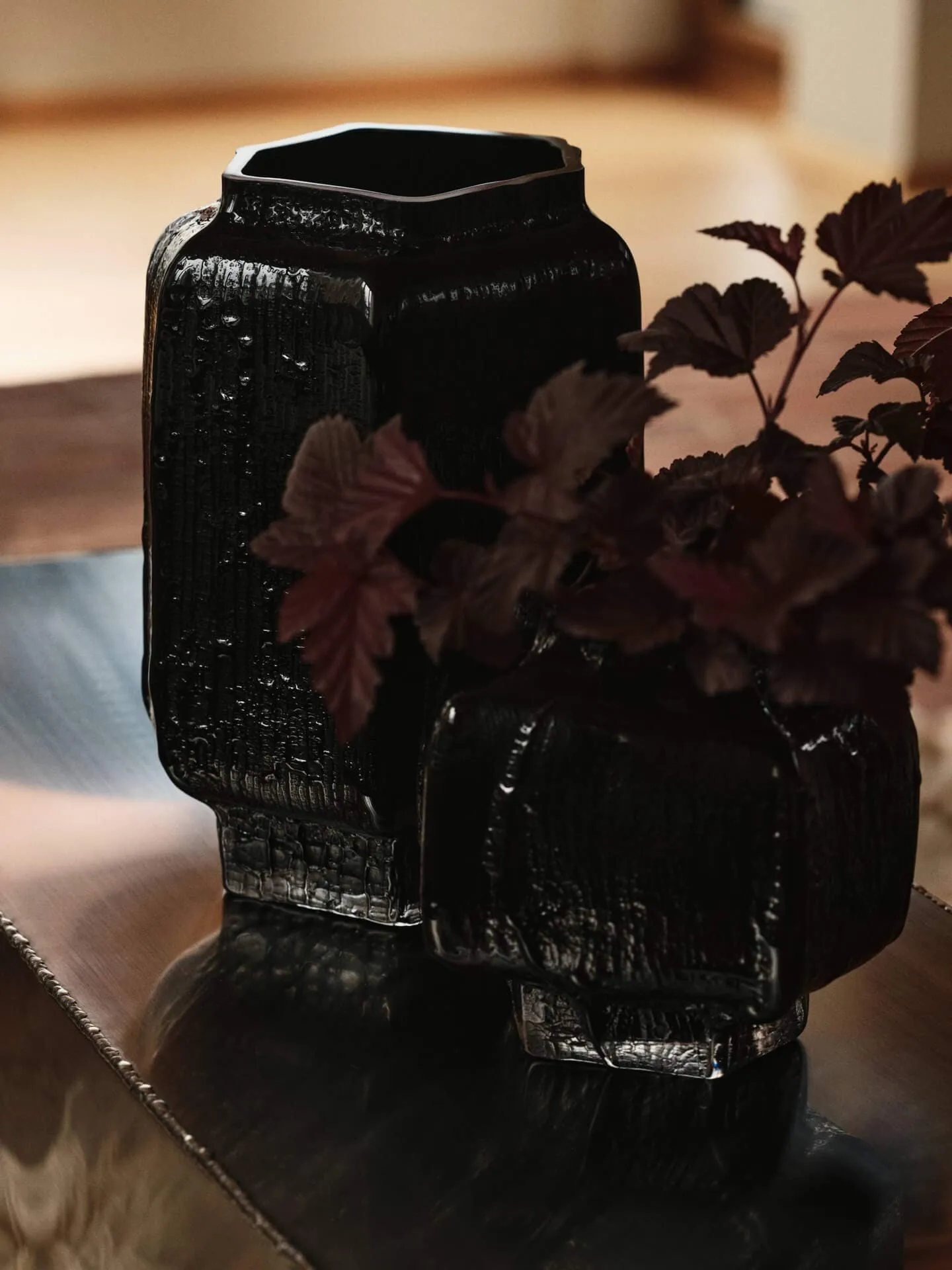 Mokuri vas, Black, 15 cm Ferm Living