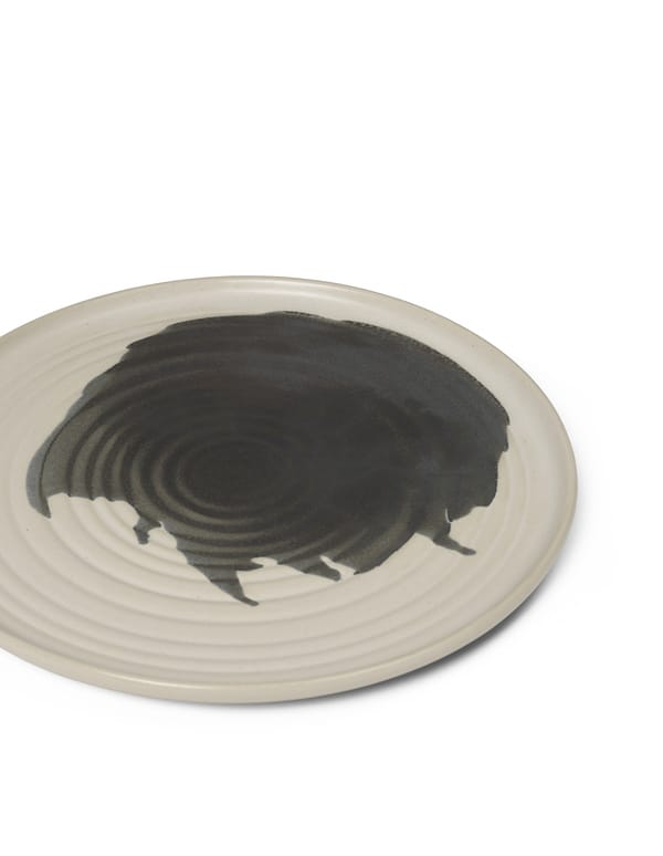 Omhu tallrik ⌀26,5 cm, off white-charcoal Ferm Living