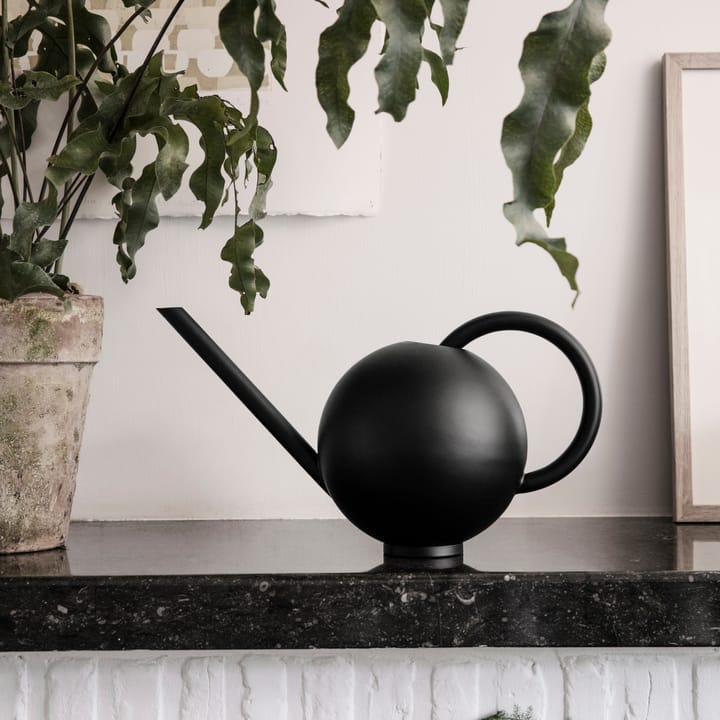 Orb vattenkanna, Svart Ferm Living